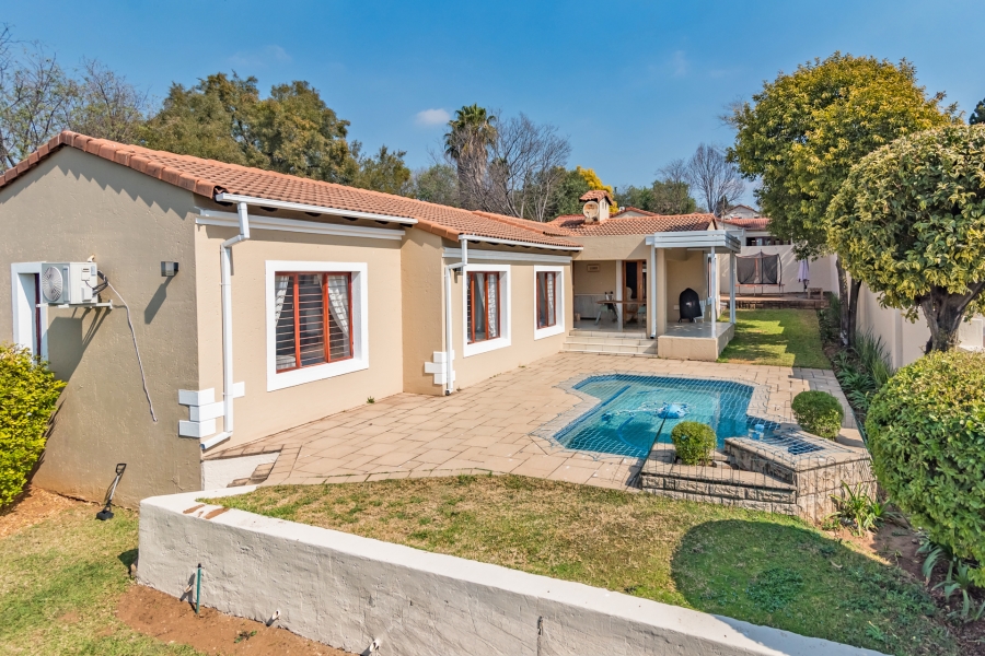3 Bedroom Property for Sale in Lonehill Gauteng