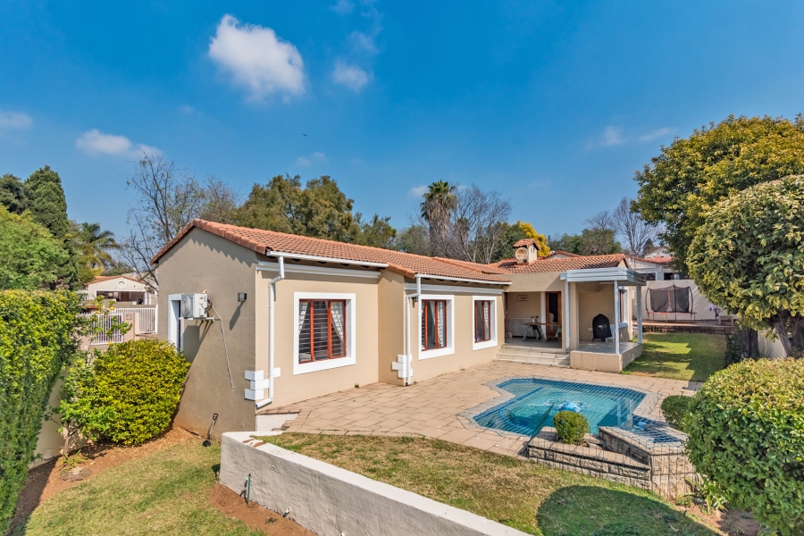 3 Bedroom Property for Sale in Lonehill Gauteng