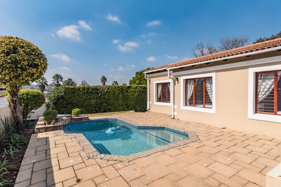 3 Bedroom Property for Sale in Lonehill Gauteng