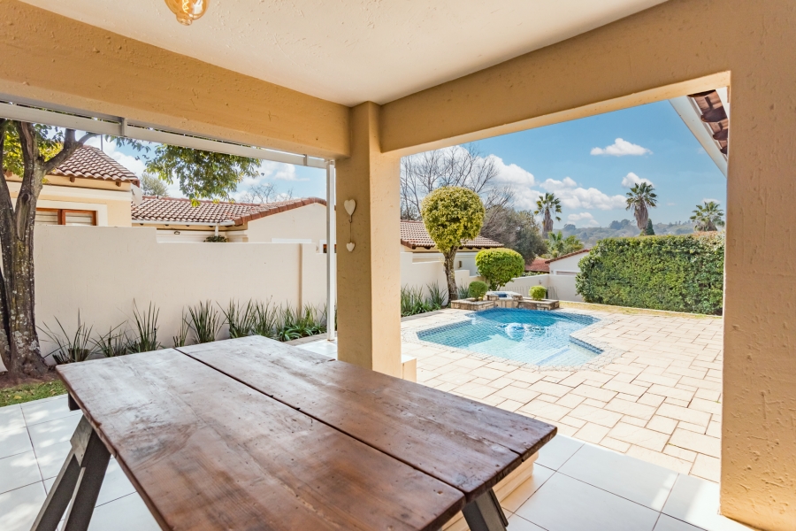 3 Bedroom Property for Sale in Lonehill Gauteng