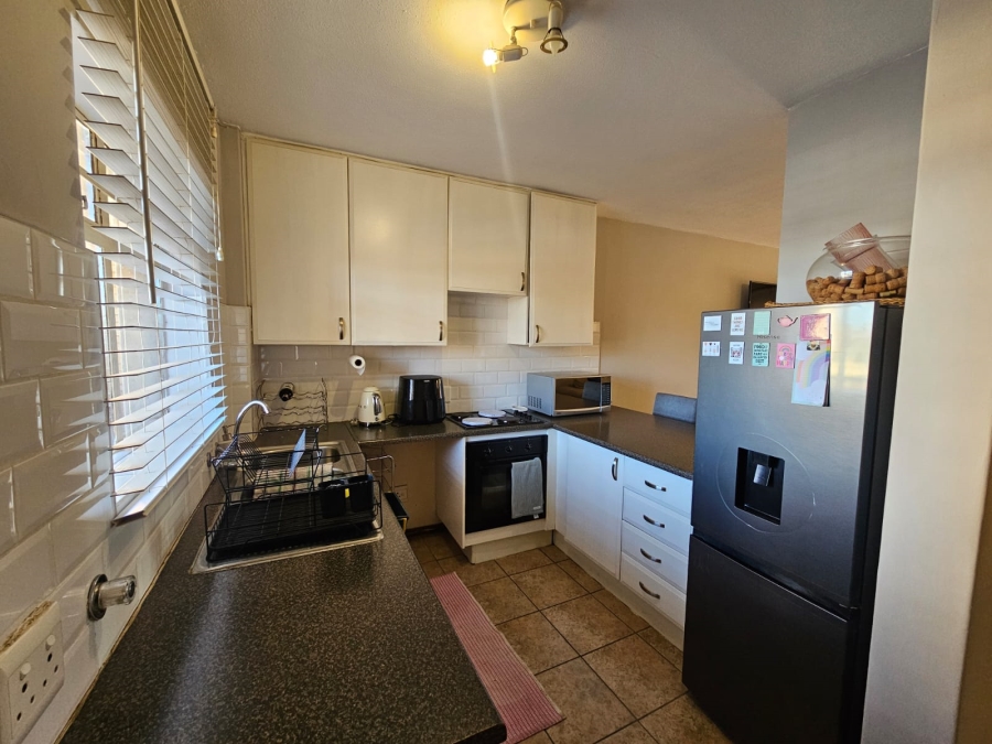 To Let 2 Bedroom Property for Rent in Die Hoewes Gauteng