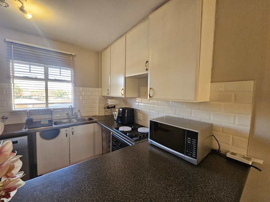 To Let 2 Bedroom Property for Rent in Die Hoewes Gauteng
