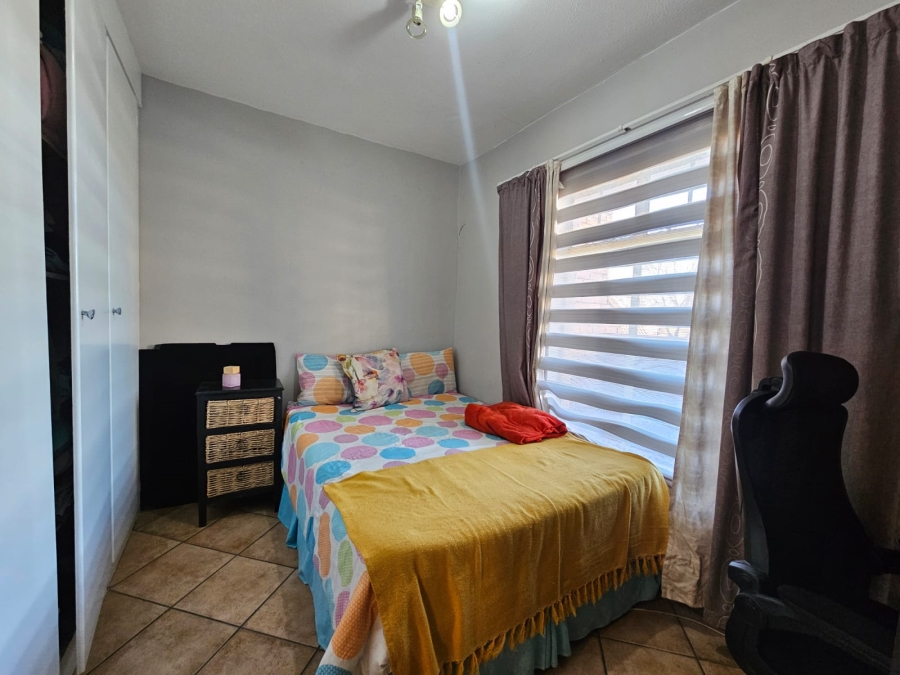 To Let 2 Bedroom Property for Rent in Die Hoewes Gauteng