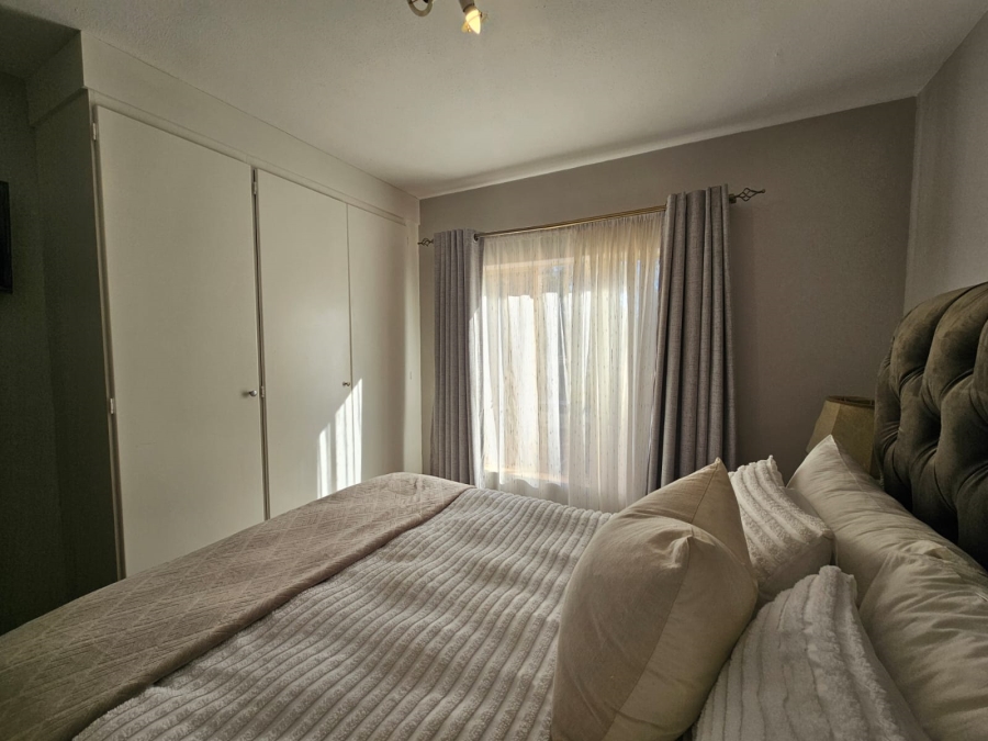 To Let 2 Bedroom Property for Rent in Die Hoewes Gauteng