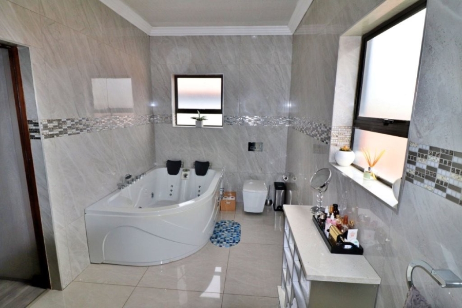 4 Bedroom Property for Sale in Mimosa Park Gauteng