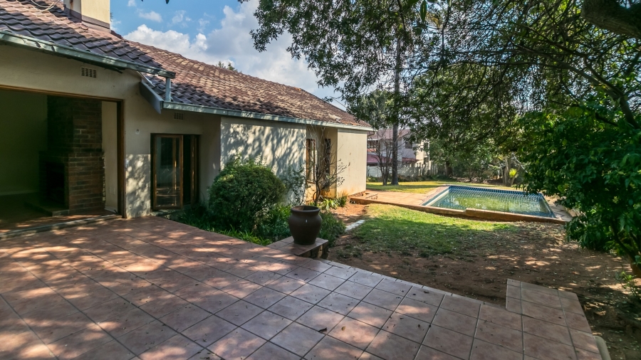 4 Bedroom Property for Sale in Linden Gauteng