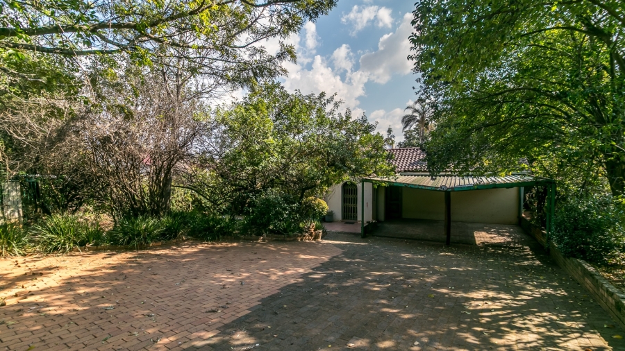 4 Bedroom Property for Sale in Linden Gauteng