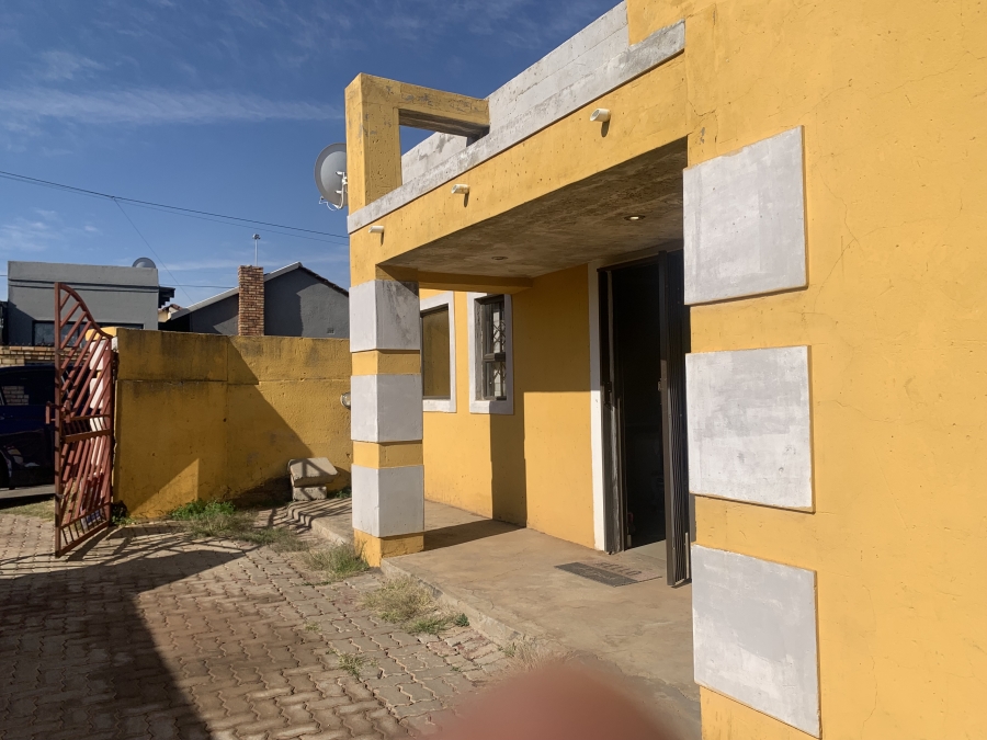 3 Bedroom Property for Sale in Mohlakeng Gauteng
