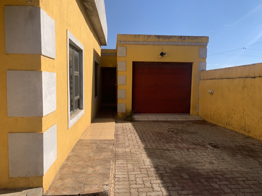 3 Bedroom Property for Sale in Mohlakeng Gauteng