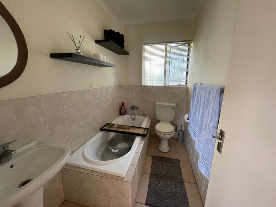 2 Bedroom Property for Sale in Willowbrook Gauteng