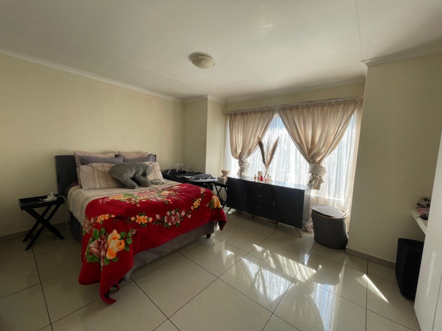2 Bedroom Property for Sale in Willowbrook Gauteng