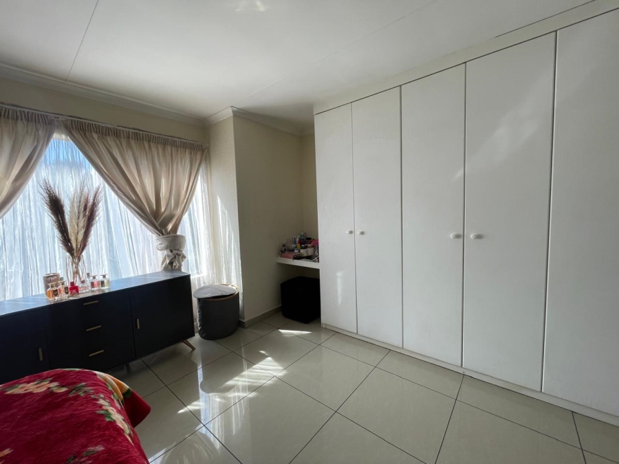 2 Bedroom Property for Sale in Willowbrook Gauteng