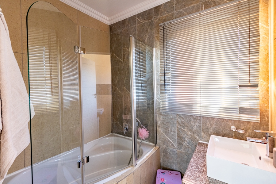 To Let 4 Bedroom Property for Rent in Willow Acres Gauteng