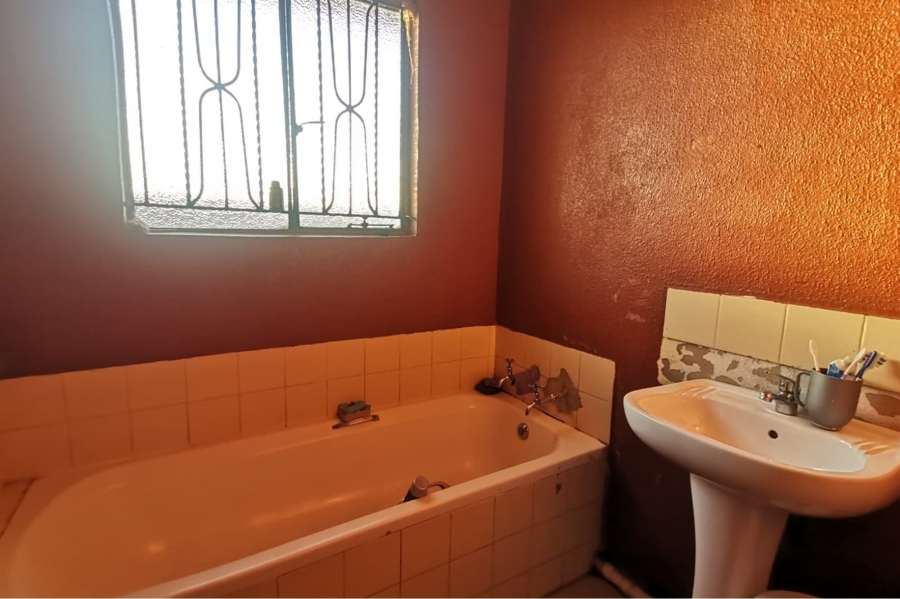 3 Bedroom Property for Sale in Protea Glen Gauteng
