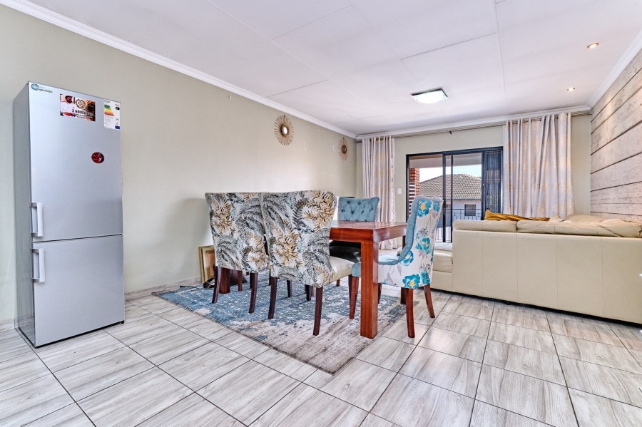 To Let 2 Bedroom Property for Rent in Noordwyk Gauteng