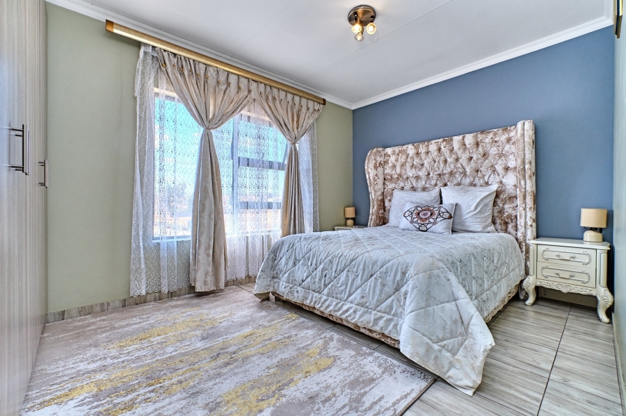 To Let 2 Bedroom Property for Rent in Noordwyk Gauteng