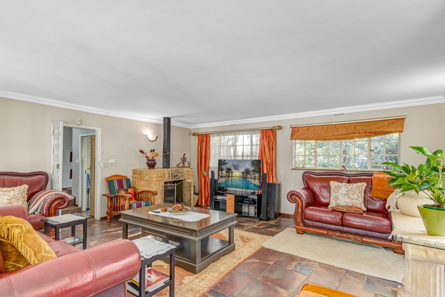 4 Bedroom Property for Sale in Glen Austin Gauteng