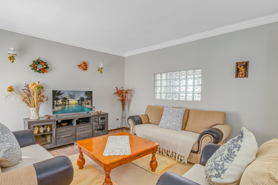 4 Bedroom Property for Sale in Glen Austin Gauteng