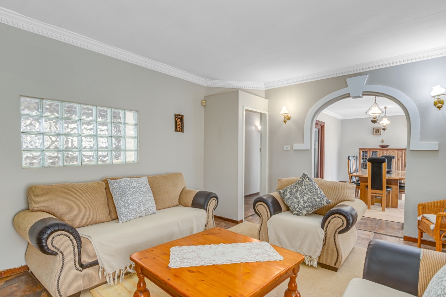 4 Bedroom Property for Sale in Glen Austin Gauteng