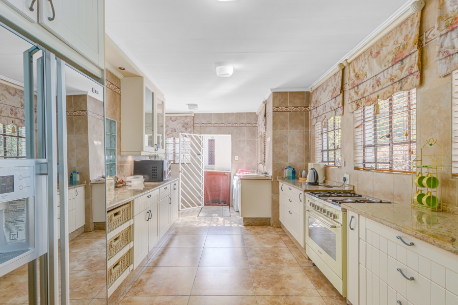 4 Bedroom Property for Sale in Glen Austin Gauteng