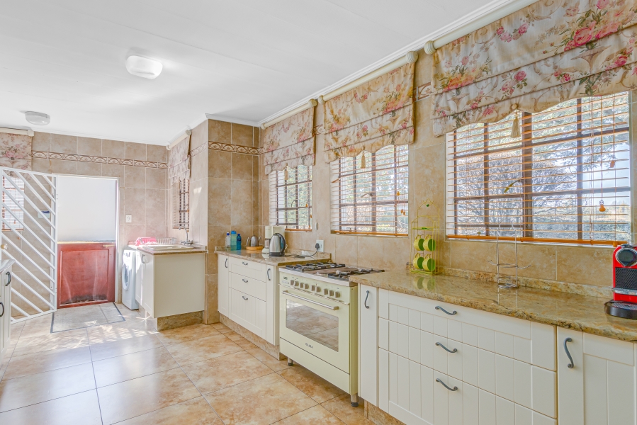 4 Bedroom Property for Sale in Glen Austin Gauteng