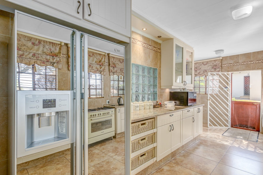 4 Bedroom Property for Sale in Glen Austin Gauteng