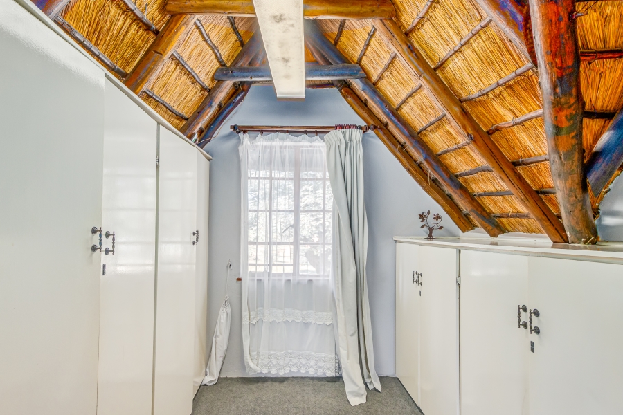 4 Bedroom Property for Sale in Glen Austin Gauteng