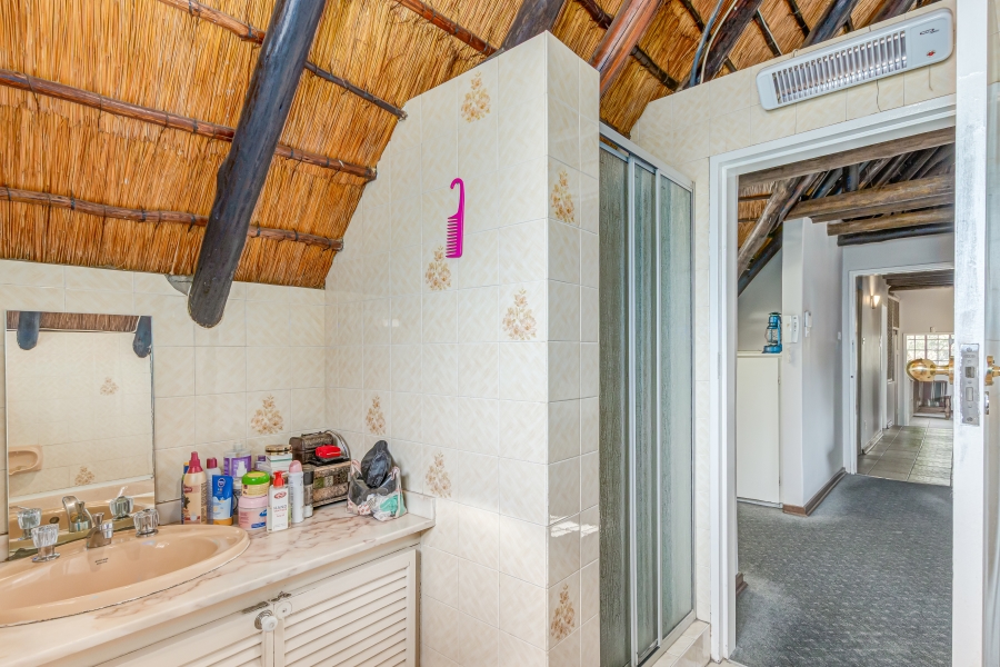 4 Bedroom Property for Sale in Glen Austin Gauteng