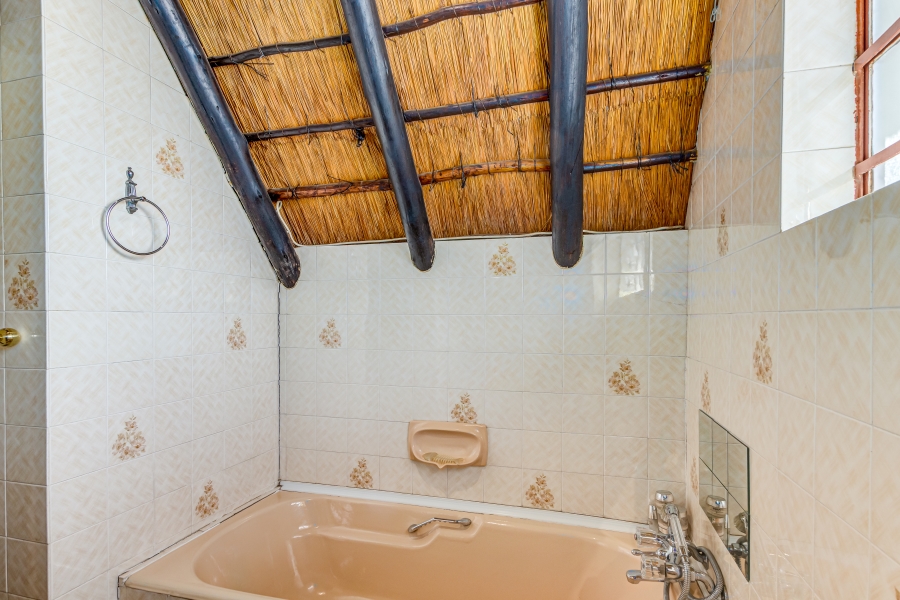 4 Bedroom Property for Sale in Glen Austin Gauteng
