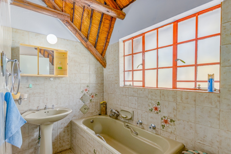 4 Bedroom Property for Sale in Glen Austin Gauteng