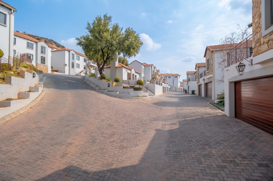 3 Bedroom Property for Sale in Allens Nek Gauteng