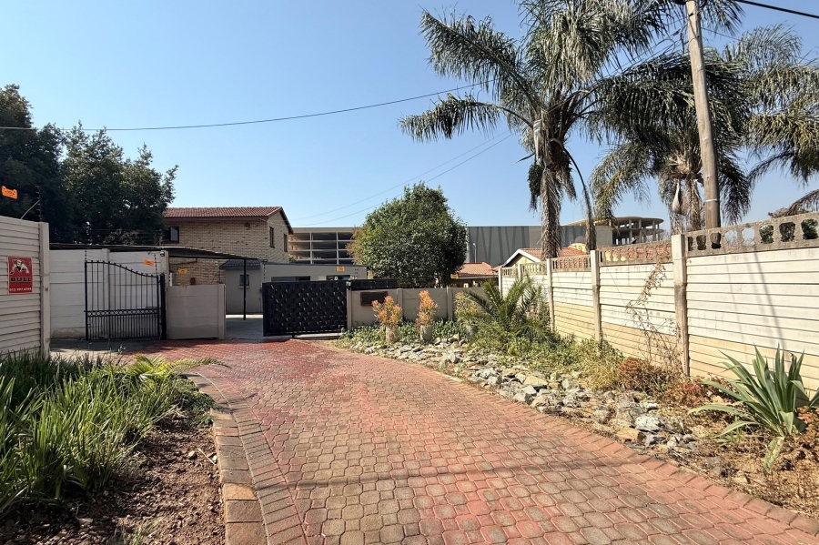 2 Bedroom Property for Sale in Elardus Park Gauteng