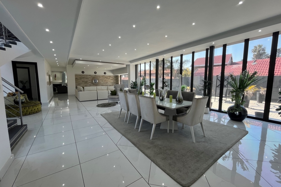 5 Bedroom Property for Sale in Bedfordview Gauteng