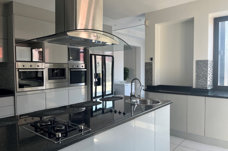 5 Bedroom Property for Sale in Bedfordview Gauteng