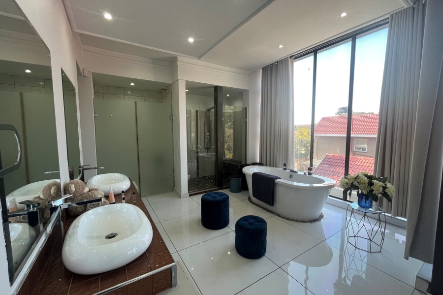 5 Bedroom Property for Sale in Bedfordview Gauteng