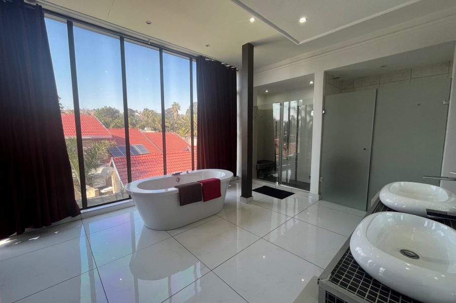 5 Bedroom Property for Sale in Bedfordview Gauteng