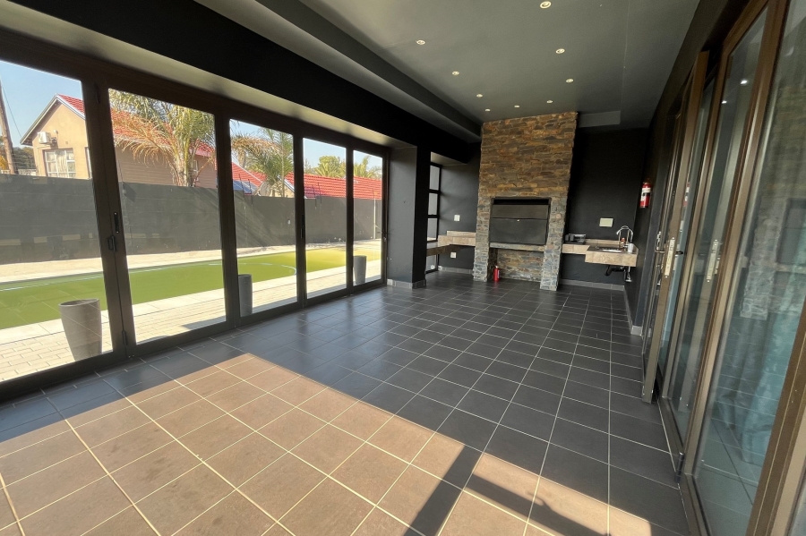 5 Bedroom Property for Sale in Bedfordview Gauteng