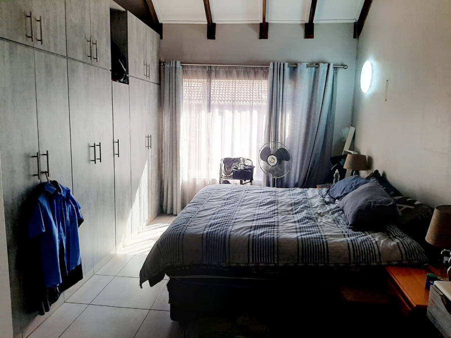 4 Bedroom Property for Sale in Eldoraigne Gauteng