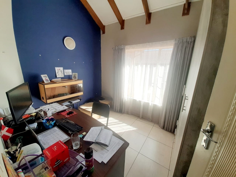 4 Bedroom Property for Sale in Eldoraigne Gauteng