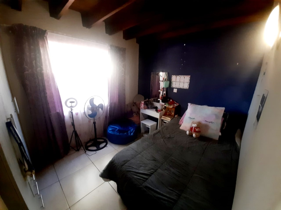 4 Bedroom Property for Sale in Eldoraigne Gauteng
