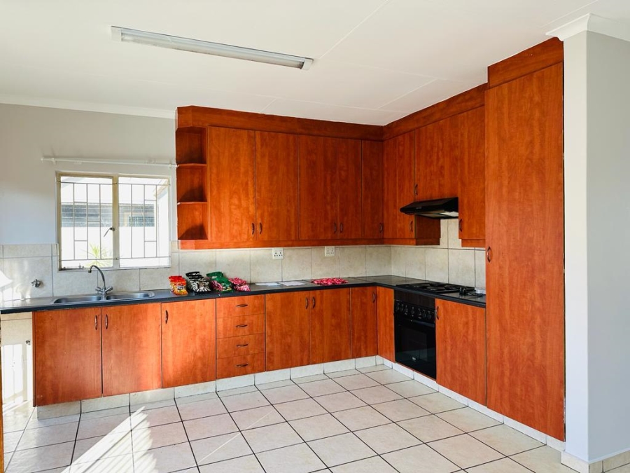3 Bedroom Property for Sale in Sonneveld Gauteng