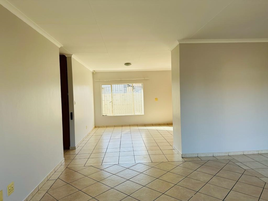 3 Bedroom Property for Sale in Sonneveld Gauteng