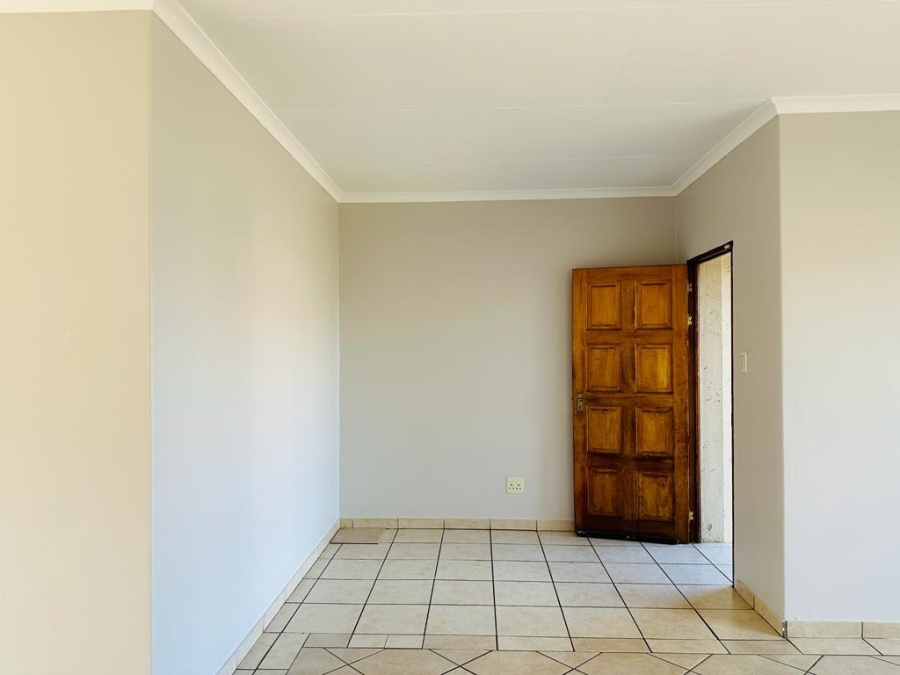 3 Bedroom Property for Sale in Sonneveld Gauteng