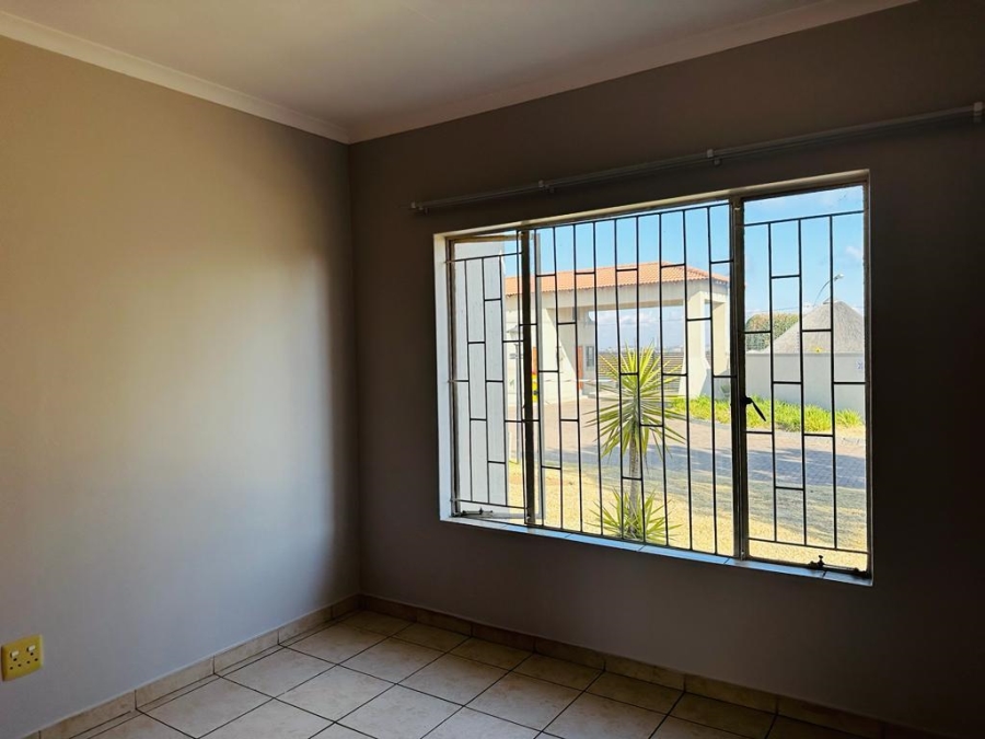 3 Bedroom Property for Sale in Sonneveld Gauteng