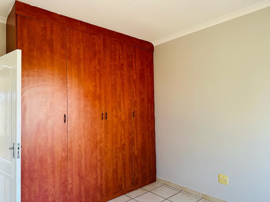 3 Bedroom Property for Sale in Sonneveld Gauteng