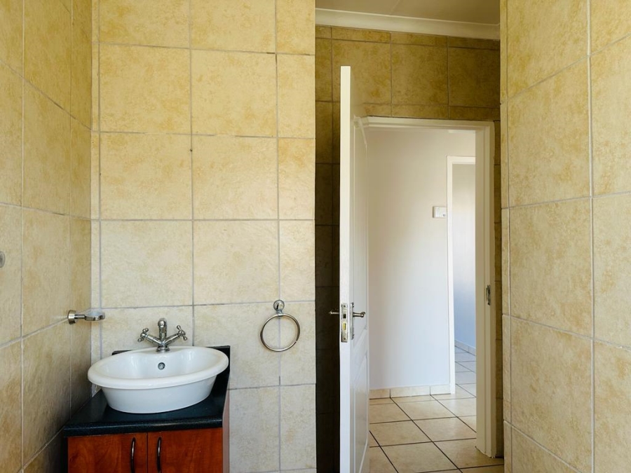 3 Bedroom Property for Sale in Sonneveld Gauteng