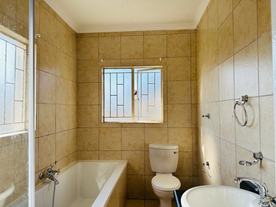 3 Bedroom Property for Sale in Sonneveld Gauteng