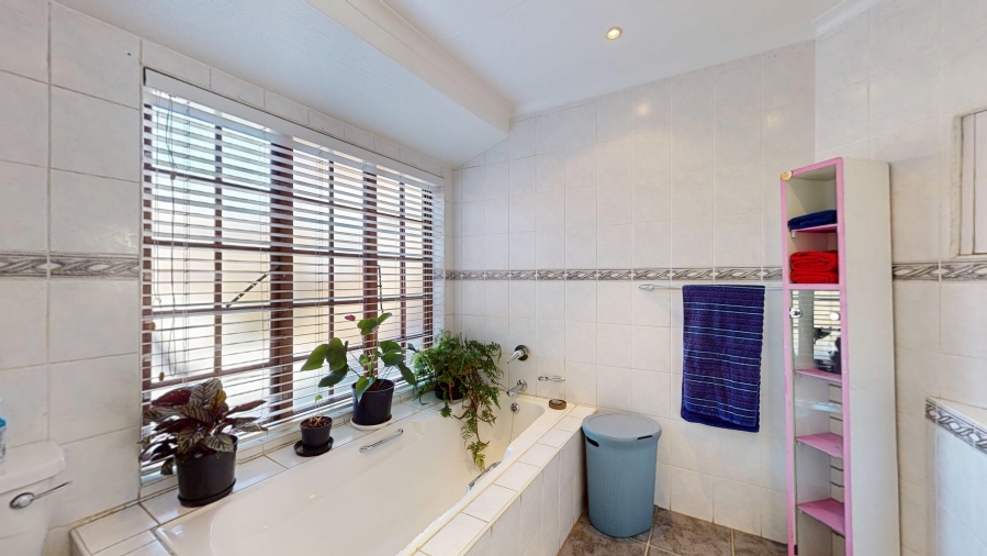 4 Bedroom Property for Sale in Sunward Park Gauteng