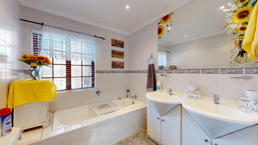 4 Bedroom Property for Sale in Sunward Park Gauteng