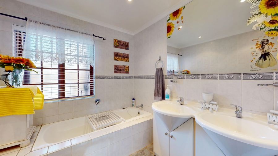 4 Bedroom Property for Sale in Sunward Park Gauteng